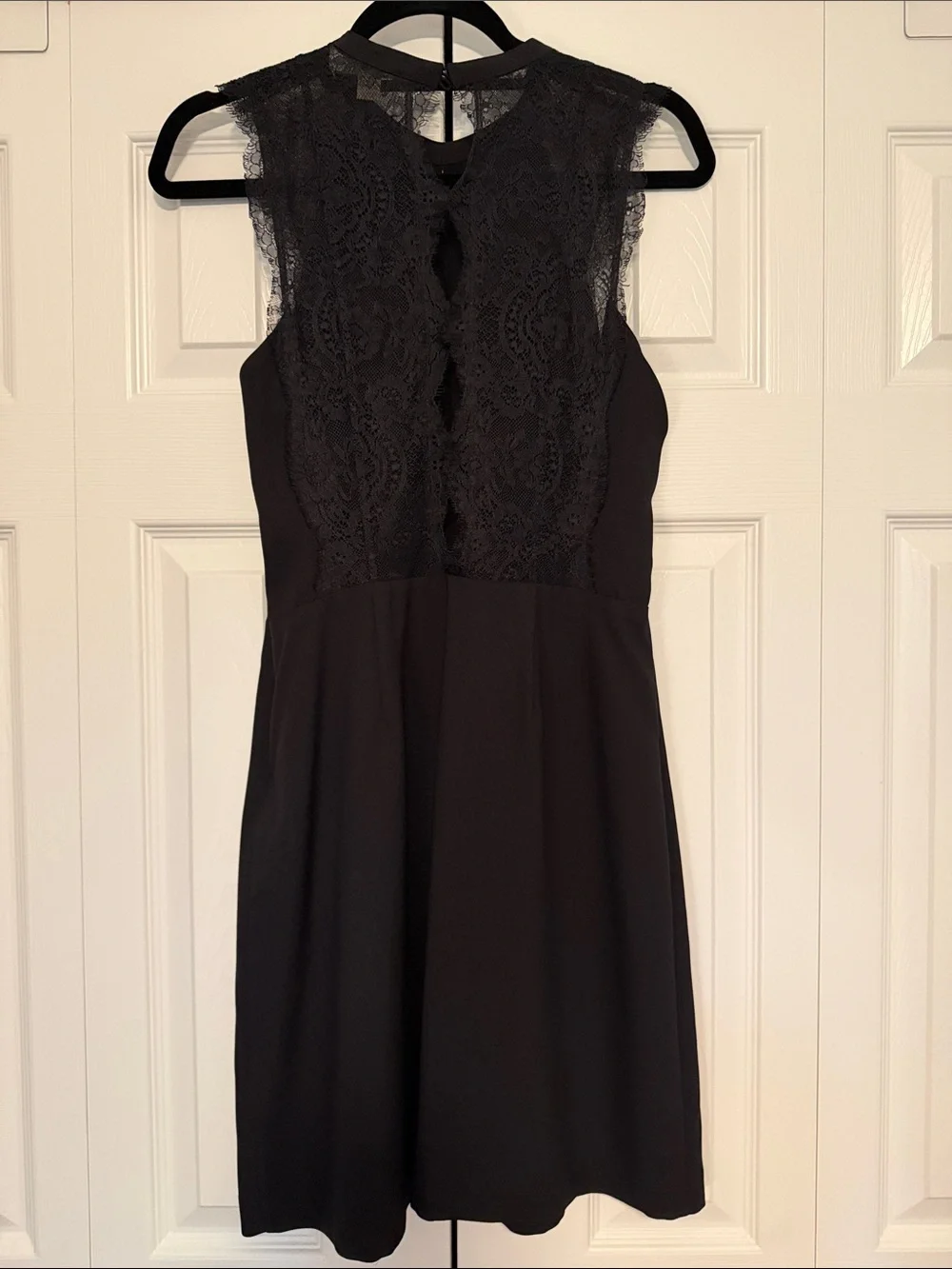 Michael Kors Black Sleeveless Lace-trimmed crepe Dress